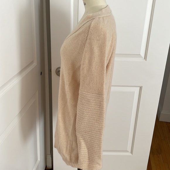 Comfy stylish oversized sweater. Size M - Picture 2 of 8